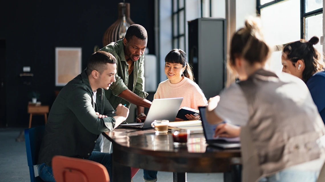 Une approche collaborative de la planification de projet en équipe. | Klaxoon