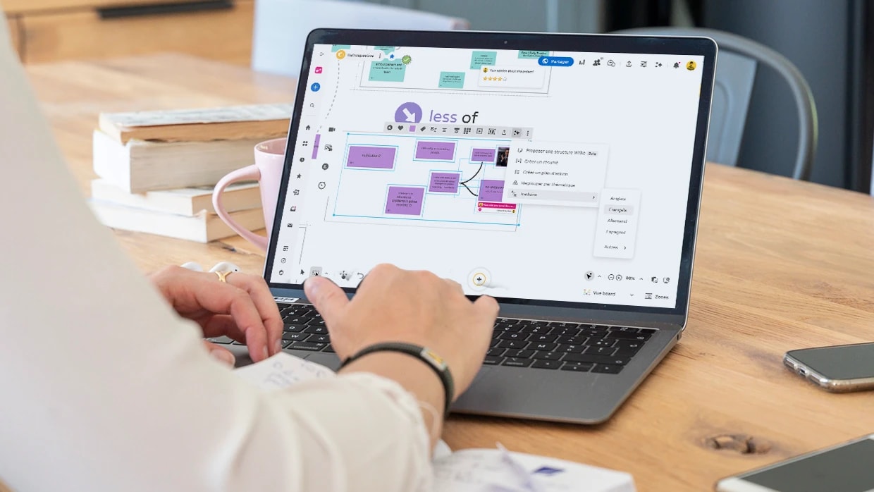Traduction d’idées avec IA dans un tableau de projet collaboratif.
