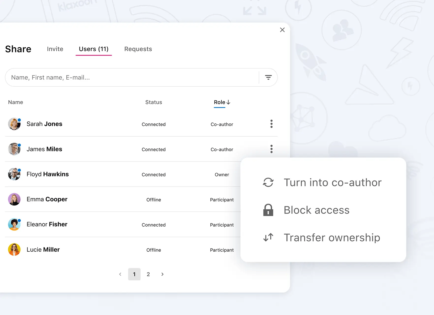 Project manager and project participant roles comparison with icons and task lists.