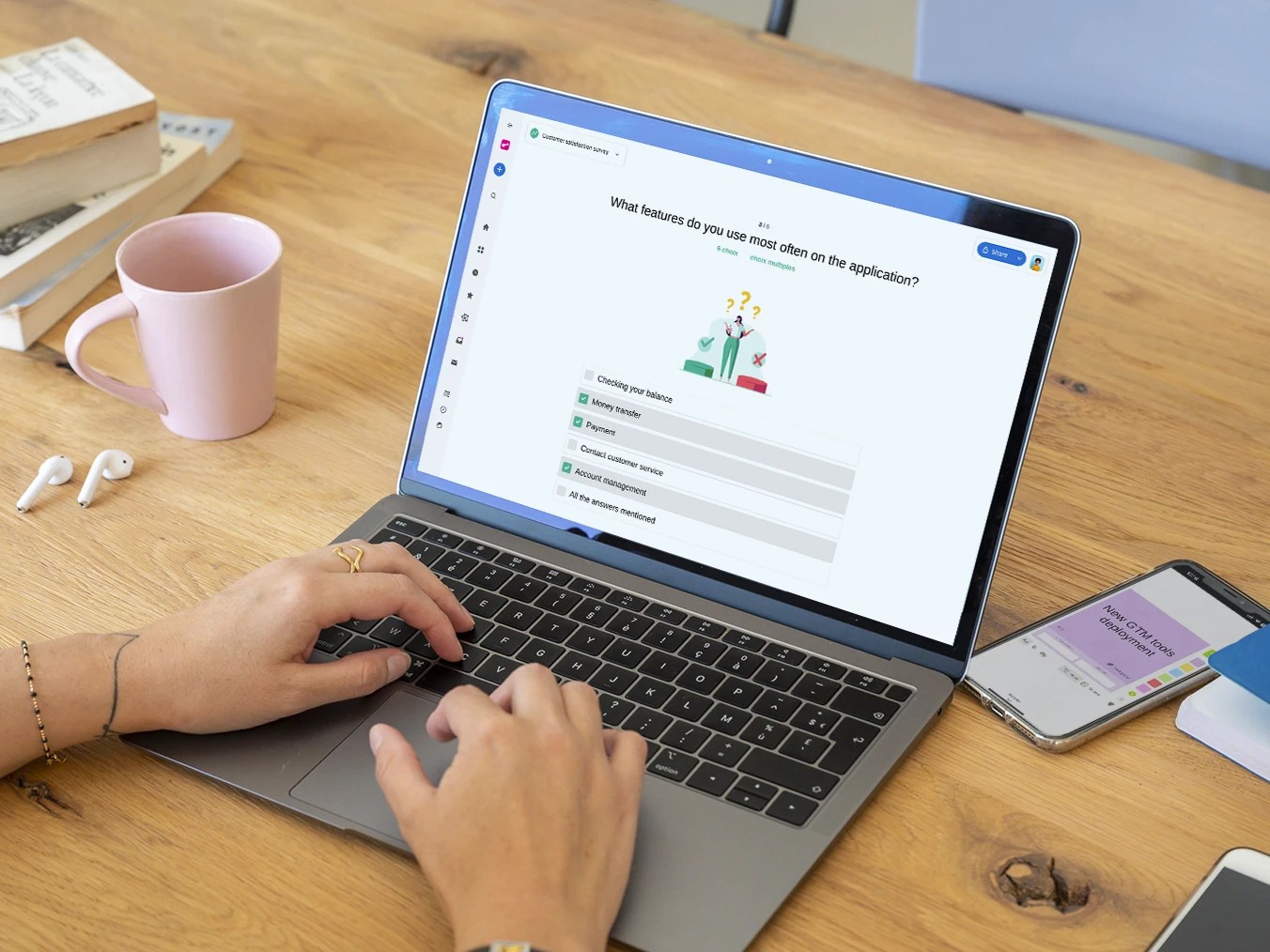 Marketing icon featuring megaphone, chart and document.