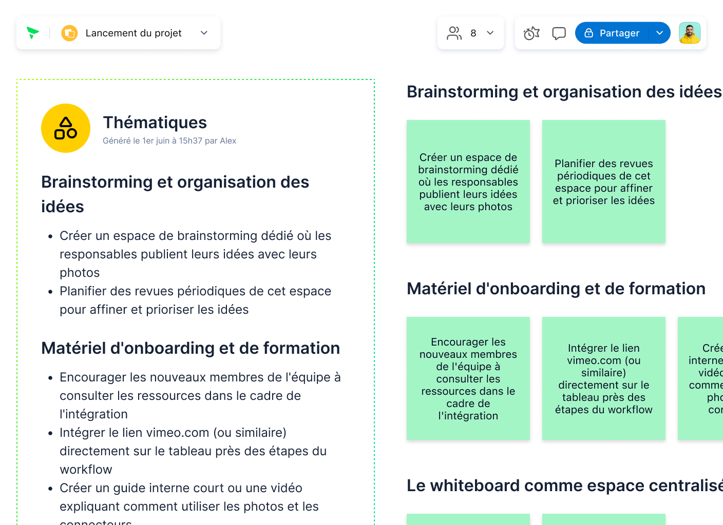 Interface Klaxoon montrant regroupement automatique par sujets et résumés IA.