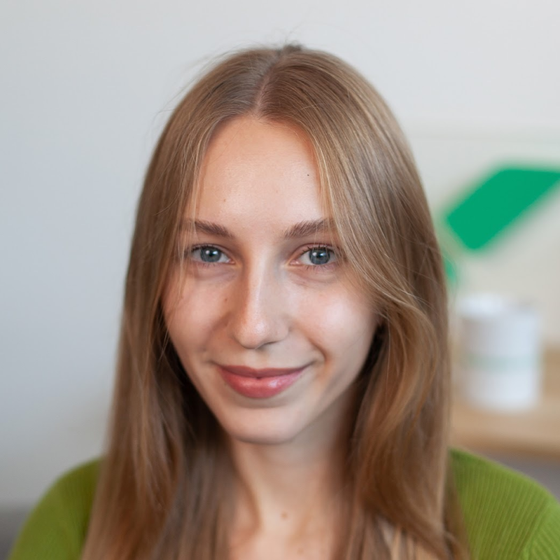 Anastasiia Popova.