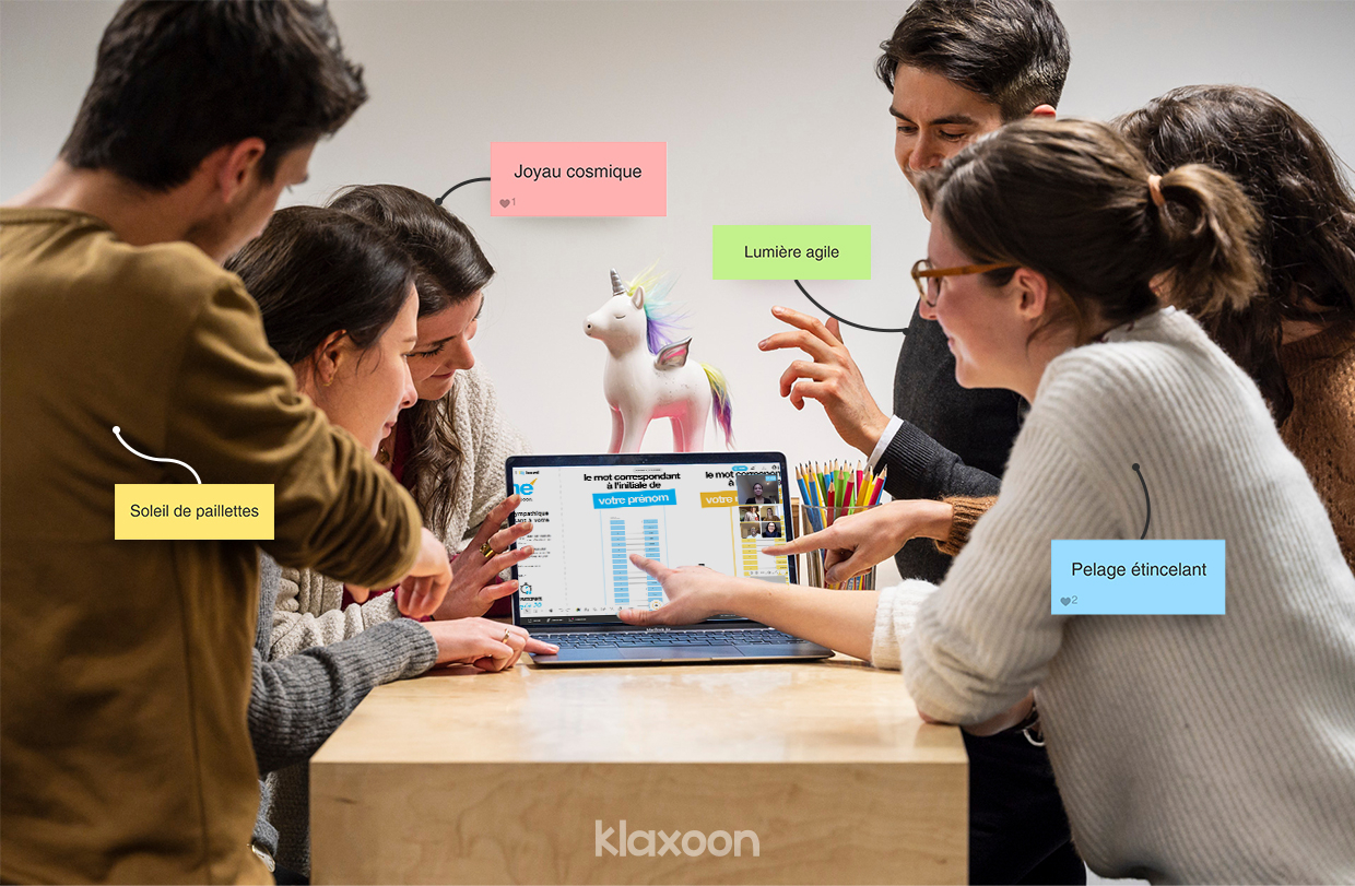 Une équipe est réunie autour d'un écran d'ordinateur et d'une licorne pour réaliser cet icebreaker. | Klaxoon