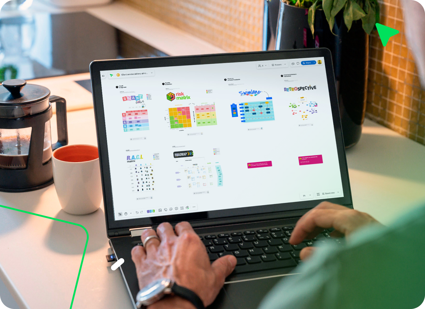 Klaxoon dashboard with client service delivery timeline, tasks and progress overview.