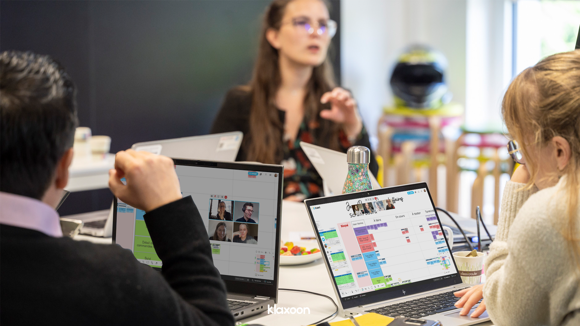 The project team tracks the progress of the project on a Scrum Board, in hybrid mode. | Klaxoon