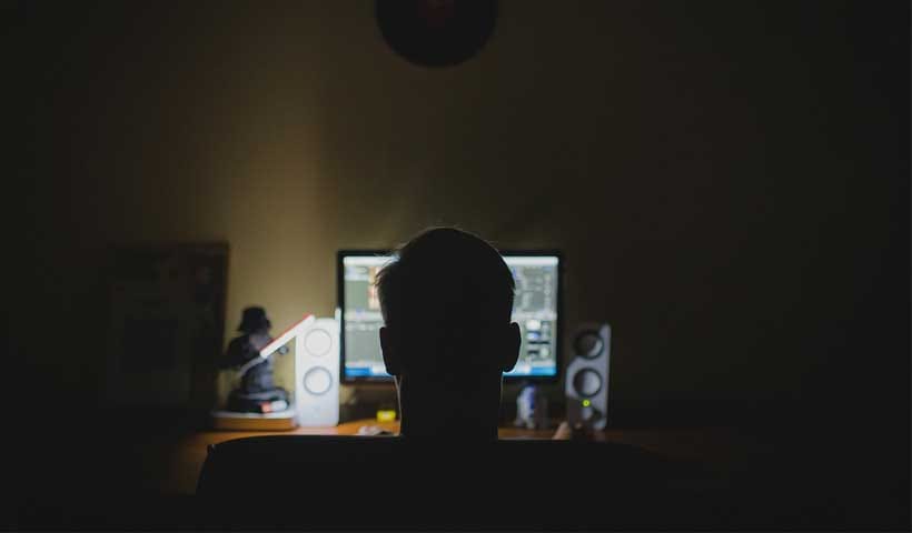 Crazy Work Hours: the New, Unhealthy Status Symbol (Work Management Roundup)