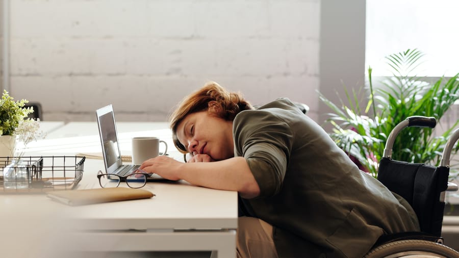 The Greatest Productivity Tip: Get More Sleep (Infographic)