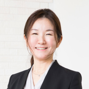 DFE社 代表取締役 森口 真有美氏 logo