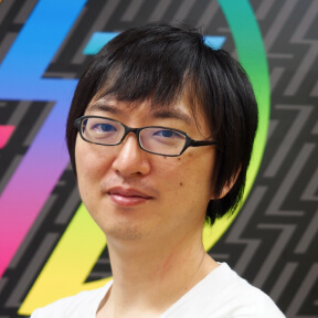 ゲーム事業本部、⻄村 ⼤佑氏 logo